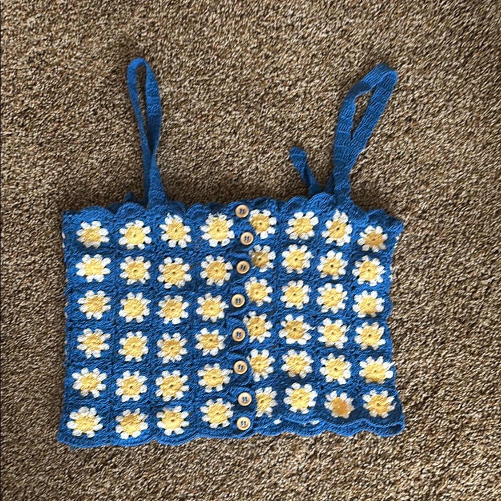 Sadie & Sage Blue Cropped Buttoned Crochet Tank Top